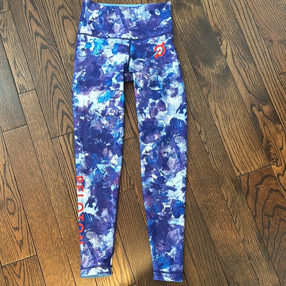 Peloton x WISH Blue Moves High Waist Leggings s small reversible tie dye spin